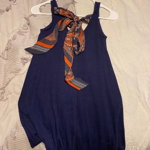 navy blue dress with a cute tie in the back